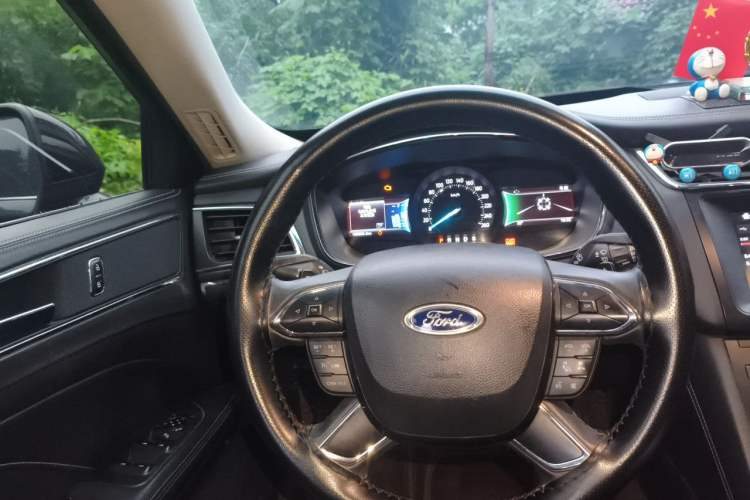 Used Ford Taurus 2016 EcoBoost 180 Luxury Model Steering Wheel