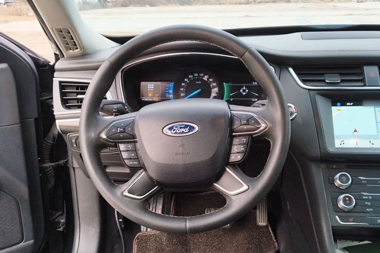 Used Ford Taurus 2016 EcoBoost 180 Luxury Model Steering Wheel
