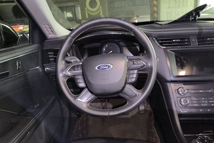 Used Ford Taurus 2016 EcoBoost 180 Luxury Model Steering Wheel