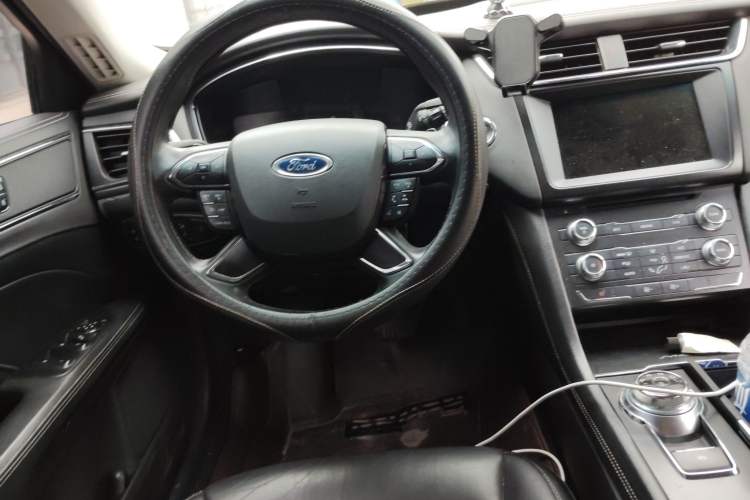 Used Ford Taurus 2016 EcoBoost 180 Luxury Model Steering Wheel