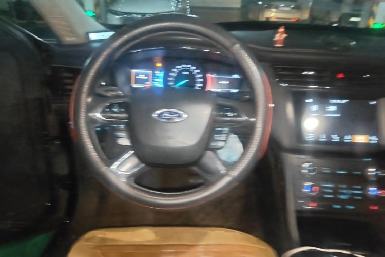 Used Ford Taurus 2016 EcoBoost 180 Luxury Model Steering Wheel