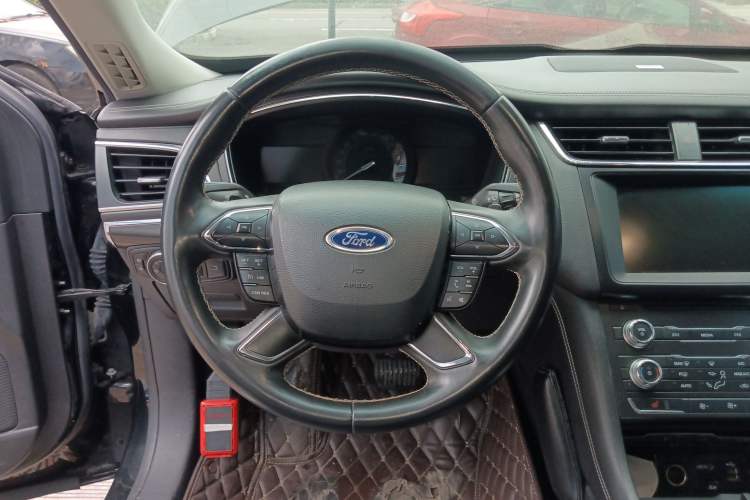 Used Ford Taurus 2016 EcoBoost 180 Luxury Model Steering Wheel