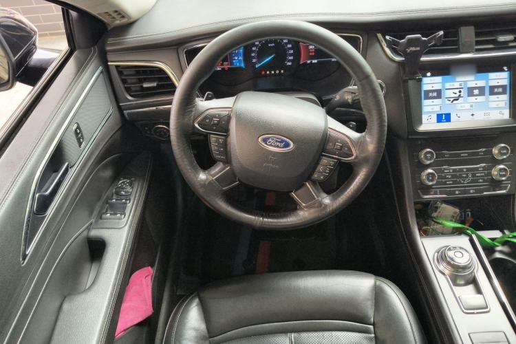Used Ford Taurus 2016 EcoBoost 180 Luxury Model Steering Wheel