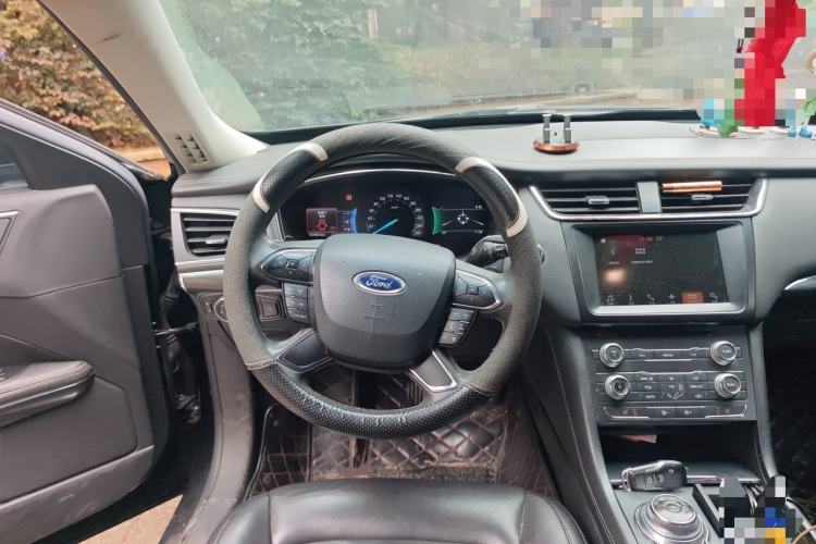 Used Ford Taurus 2016 EcoBoost 180 Luxury Model Steering Wheel