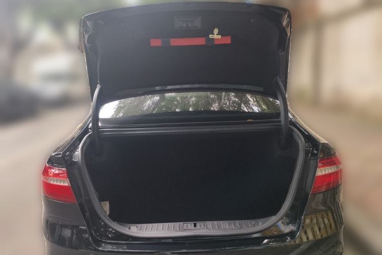 Used Ford Taurus 2016 EcoBoost 180 Luxury Model Trunk