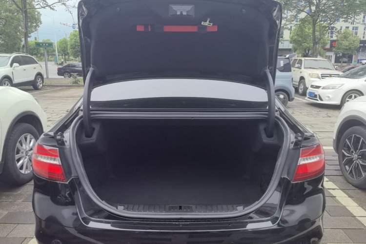 Used Ford Taurus 2016 EcoBoost 180 Luxury Model Trunk