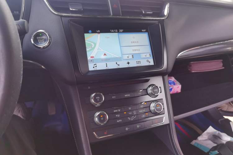 Used Ford Taurus 2016 EcoBoost 180 Luxury Model Audio And AC Panel