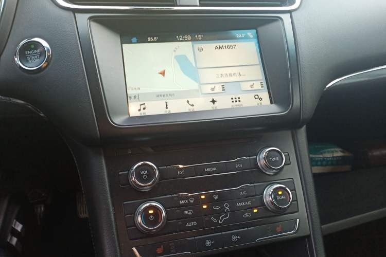 Used Ford Taurus 2016 EcoBoost 180 Luxury Model Audio And AC Panel