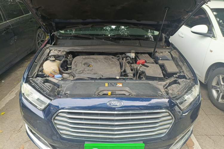 Used Ford Taurus 2016 EcoBoost 180 Luxury Model Engine Bay