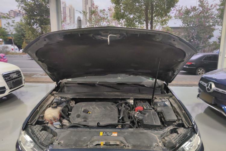 Used Ford Taurus 2016 EcoBoost 180 Luxury Model Engine Bay
