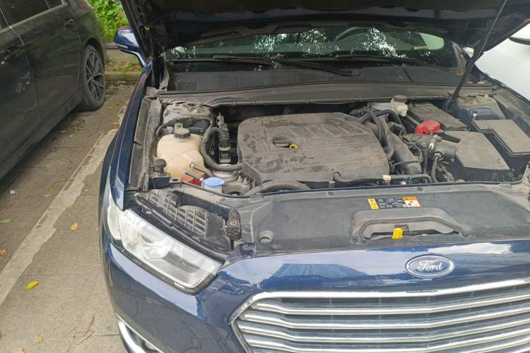 Used Ford Taurus 2016 EcoBoost 180 Luxury Model Engine Bay Right