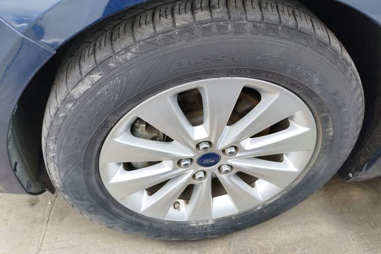 Used Ford Taurus 2016 EcoBoost 180 Luxury Model Exterior 4