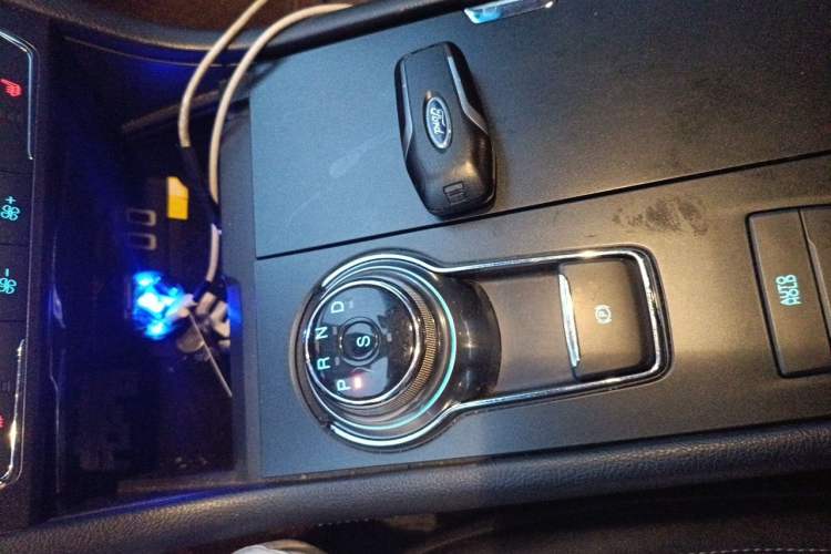 Used Ford Taurus 2016 EcoBoost 180 Luxury Model Gear Lever