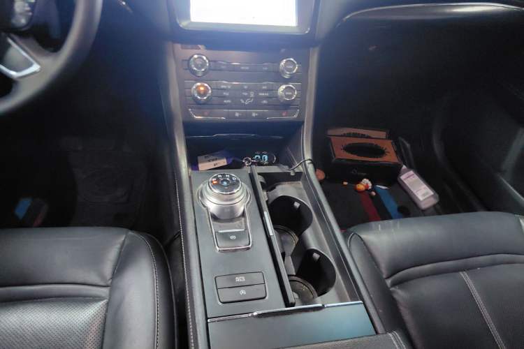 Used Ford Taurus 2016 EcoBoost 180 Luxury Model Gear Lever