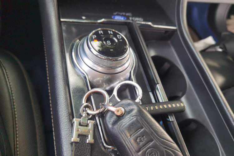 Used Ford Taurus 2016 EcoBoost 180 Luxury Model Gear Lever