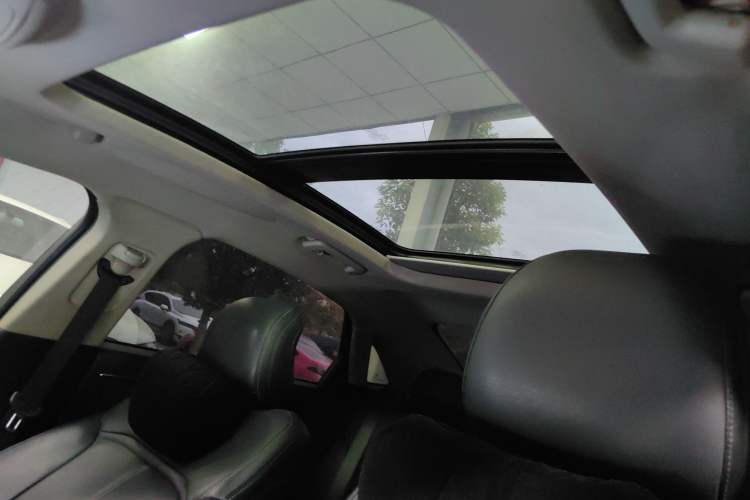 Used Ford Taurus 2016 EcoBoost 180 Luxury Model Headliner