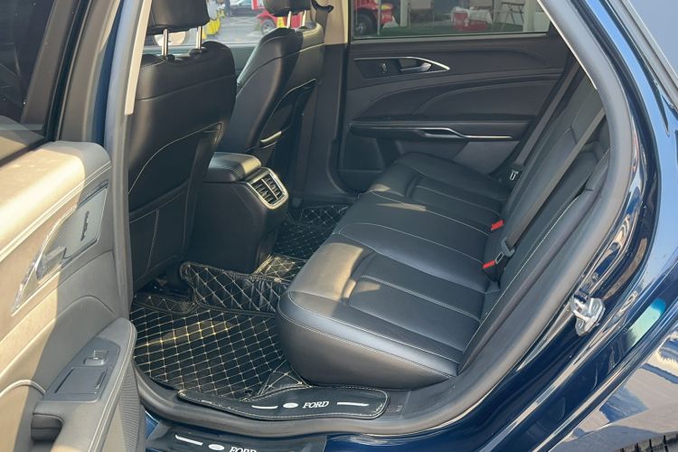 Used Ford Taurus 2016 EcoBoost 180 Luxury Model Interior 1