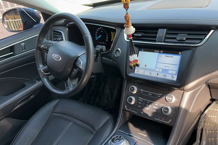 Used Ford Taurus 2016 EcoBoost 180 Luxury Model Interior 11