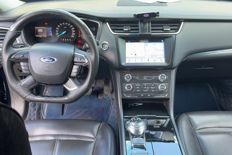 Used Ford Taurus 2016 EcoBoost 180 Luxury Model Interior 3
