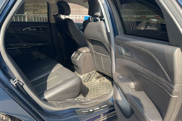 Used Ford Taurus 2016 EcoBoost 180 Luxury Model Interior 5