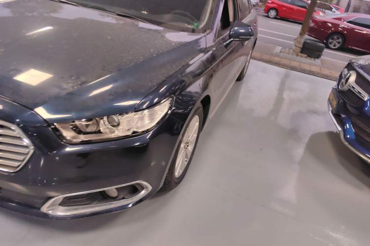 Used Ford Taurus 2016 EcoBoost 180 Luxury Model Left Front Headlight