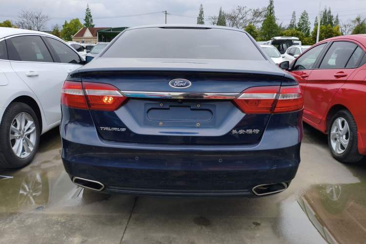 Used Ford Taurus 2016 EcoBoost 180 Luxury Model Rear
