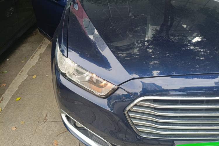 Used Ford Taurus 2016 EcoBoost 180 Luxury Model Right Front Headlight