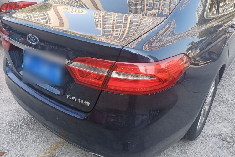 Used Ford Taurus 2016 EcoBoost 180 Luxury Model Right Rear Taillight