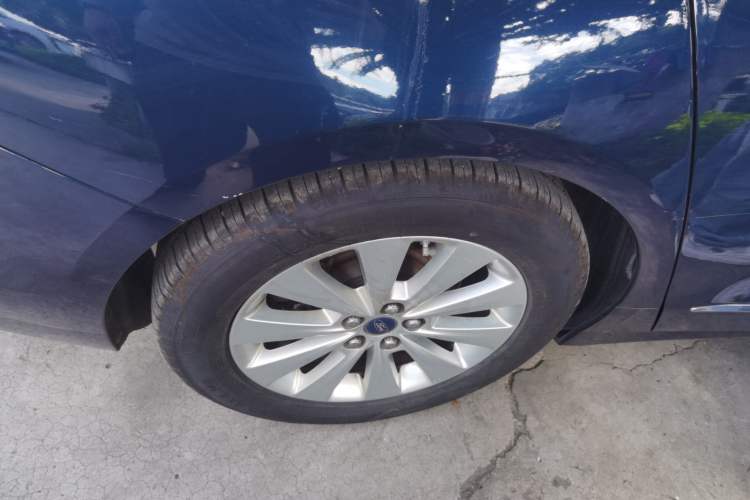 Used Ford Taurus 2016 EcoBoost 180 Luxury Model Right Rear Wheel Hub