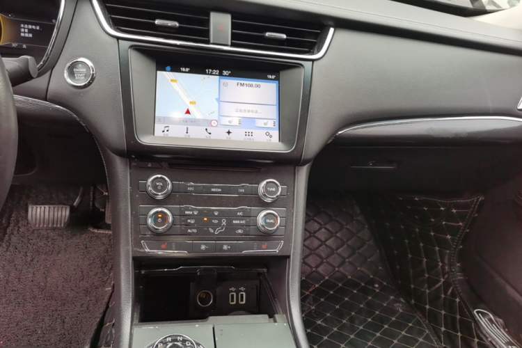 Used Ford Taurus 2016 EcoBoost 180 Luxury Model Audio And AC Panel