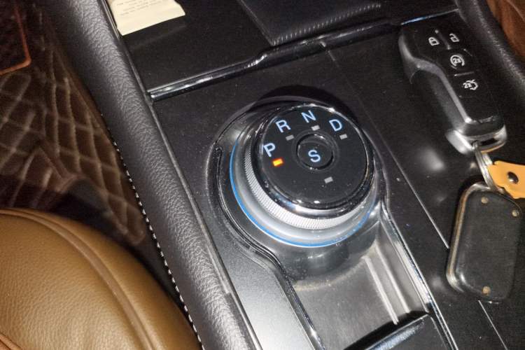 Used Ford Taurus 2016 EcoBoost 180 Luxury Model Gear Lever