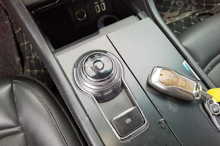 Used Ford Taurus 2016 EcoBoost 180 Luxury Model Gear Lever