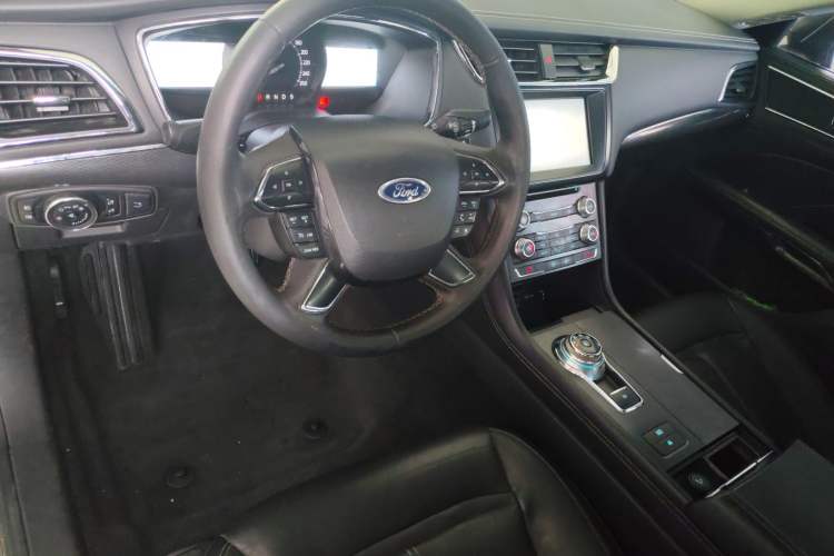 Used Ford Taurus 2016 EcoBoost 180 Luxury Model Interior 3