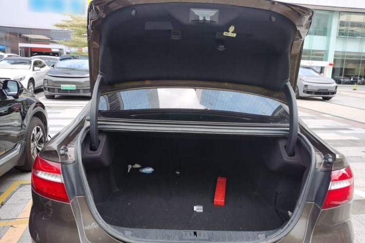 Used Ford Taurus 2016 EcoBoost 180 Luxury Model Trunk