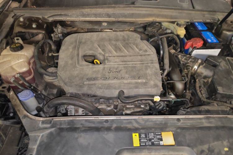 Used Ford Taurus 2016 EcoBoost 180 Luxury Model Engine Bay