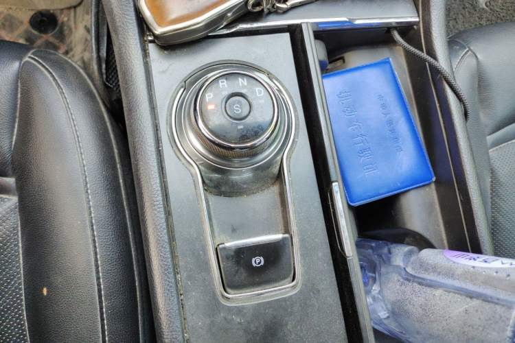 Used Ford Taurus 2016 EcoBoost 180 Luxury Model Gear Lever