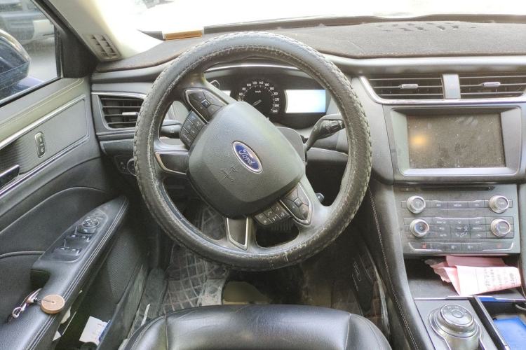 Used Ford Taurus 2016 EcoBoost 180 Luxury Model Steering Wheel