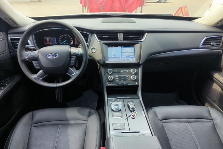 Used Ford Taurus 2016 EcoBoost 180 Luxury Model Center Console