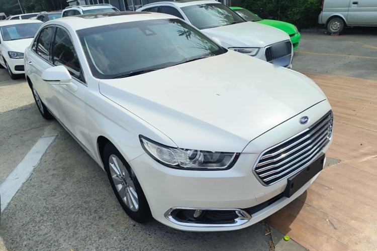 Used Ford Taurus 2016 EcoBoost 180 Luxury Model Front Right 45 Deg