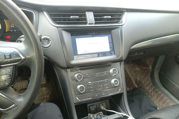 Used Ford Taurus 2017 EcoBoost 180 Luxury Model Audio And AC Panel