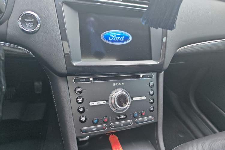 Used Ford Taurus 2017 EcoBoost 245 Luxury Model Audio And AC Panel