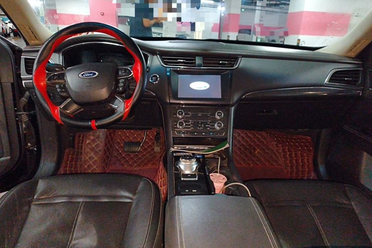 Used Ford Taurus 2017 Facelifted EcoBoost 245 Fashion Edition Center Console