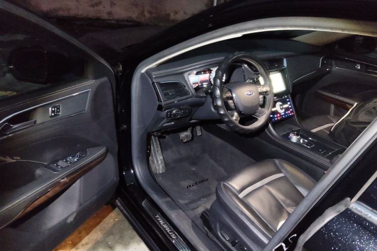 Used Ford Taurus 2017 EcoBoost 325 V6 Flagship Model Driver Seat