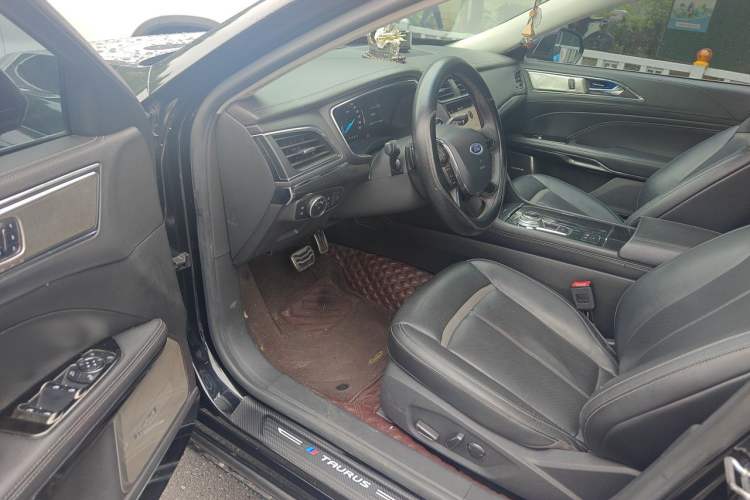 Used Ford Taurus 2017 Facelifted EcoBoost 245 Luxury Version Driver Seat