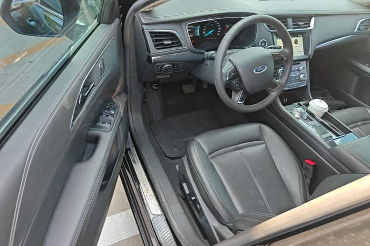 Used Ford Taurus 2017 Facelifted EcoBoost 245 Fashion Edition Driver Seat