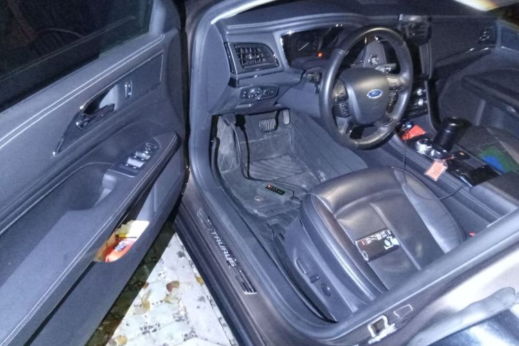 Used Ford Taurus 2017 EcoBoost 180 Luxury Model Driver Seat