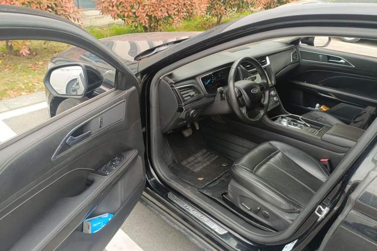Used Ford Taurus 2017 EcoBoost 180 Luxury Model Driver Seat