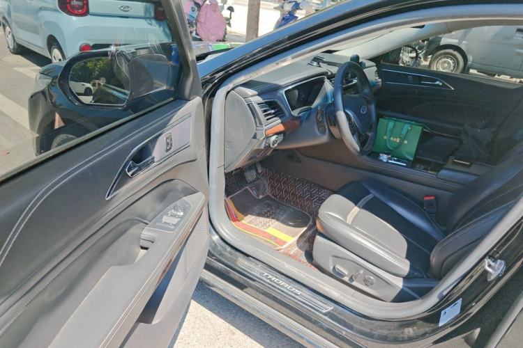 Used Ford Taurus 2017 EcoBoost 325 V6 Flagship Model Driver Seat