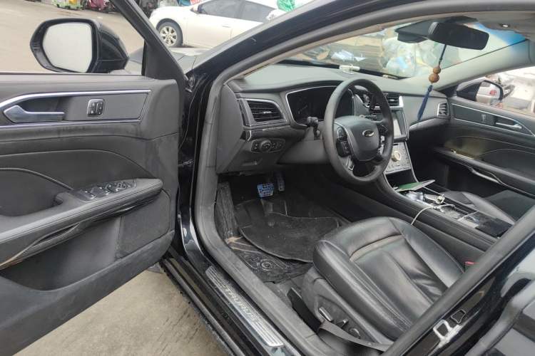 Used Ford Taurus 2017 EcoBoost 245 Luxury Model Driver Seat