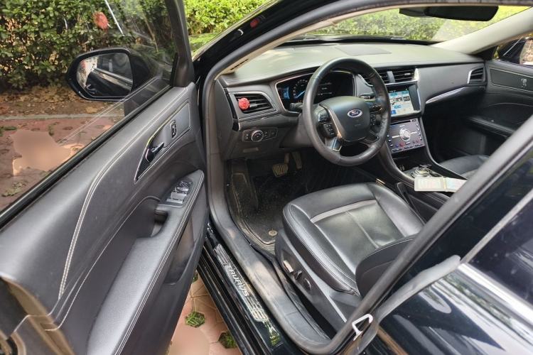 Used Ford Taurus 2017 EcoBoost 245 Luxury Model Driver Seat